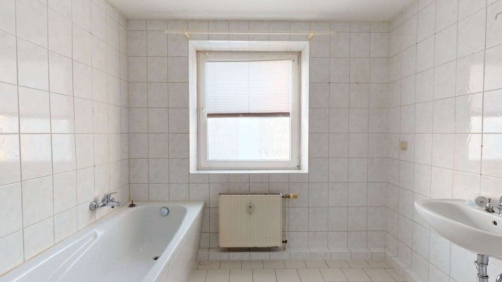 Gut geschnittene 3-Zimmer-Wohnung mit Balkon und Stellplatz in Sassnitz