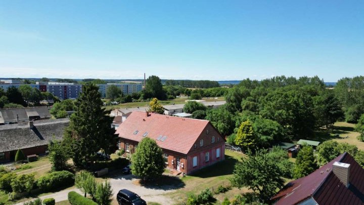 Mehrfamilienhaus (Doppelhaushälfte) – Kapitalanlage mit stabilen Mieteinnahmen