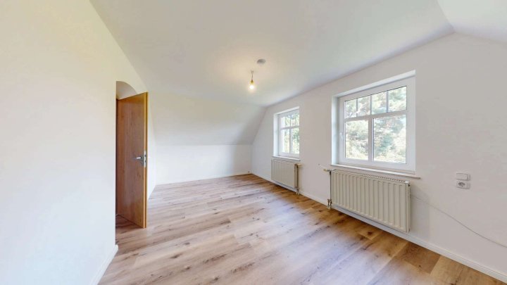 Haus mit 2 Wohneinheiten am Wasser – Wohnen, wo andere Urlaub machen